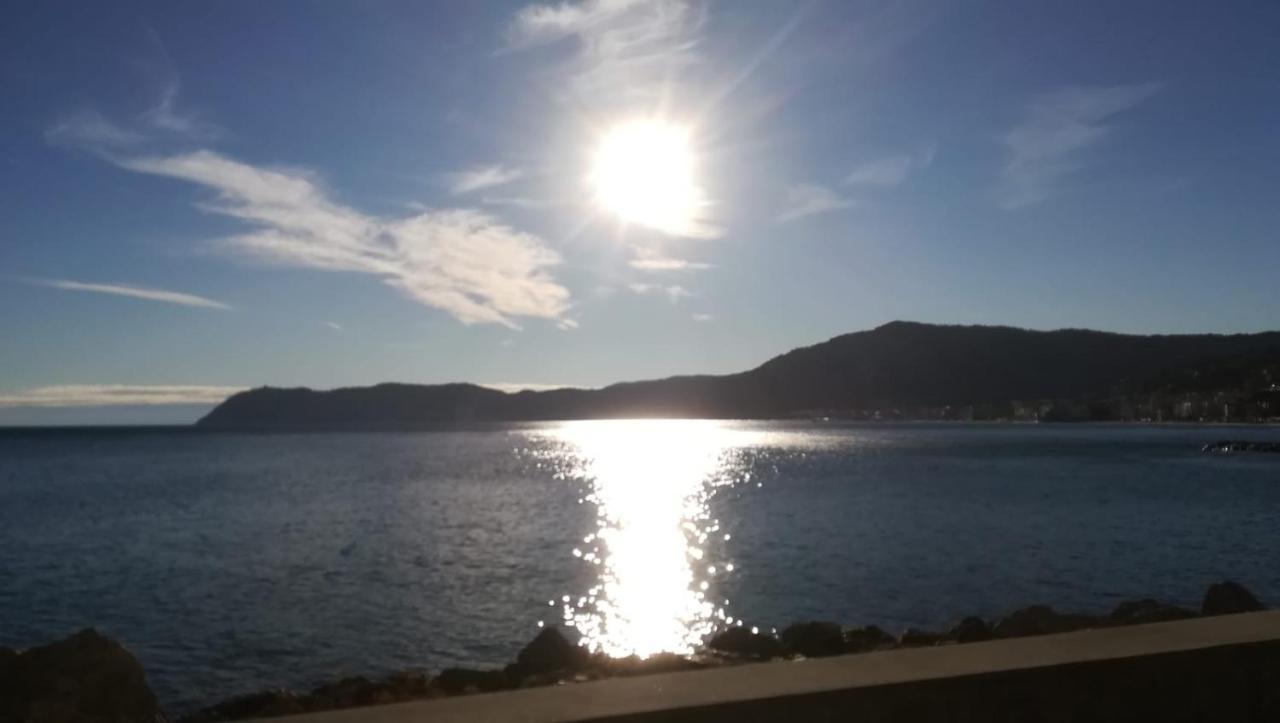 Cadorna Fronte Mare Daire Alassio Dış mekan fotoğraf