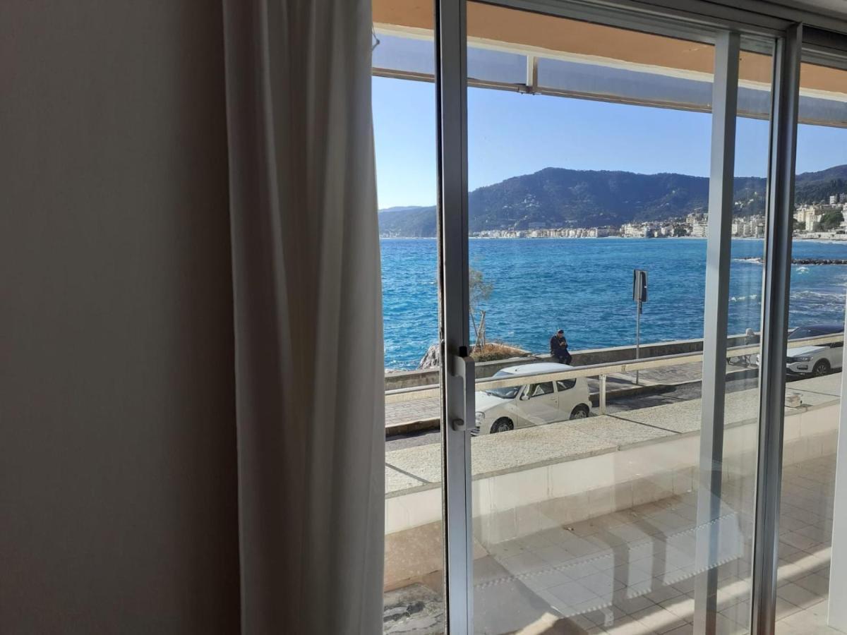 Cadorna Fronte Mare Daire Alassio Dış mekan fotoğraf